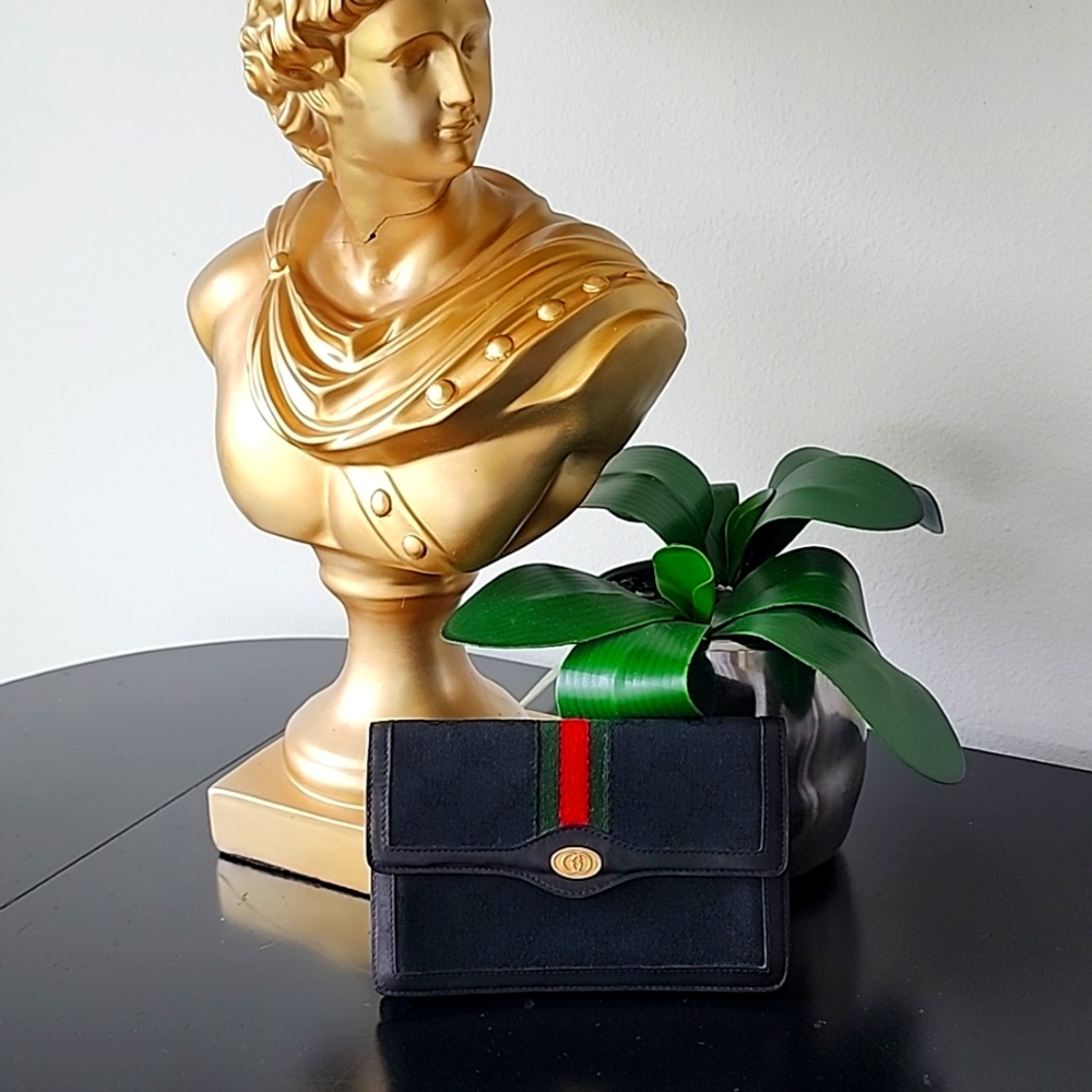 Vintage gucci wallet/clutch